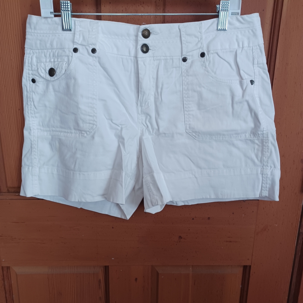 Westport Women's White Cargo Shorts